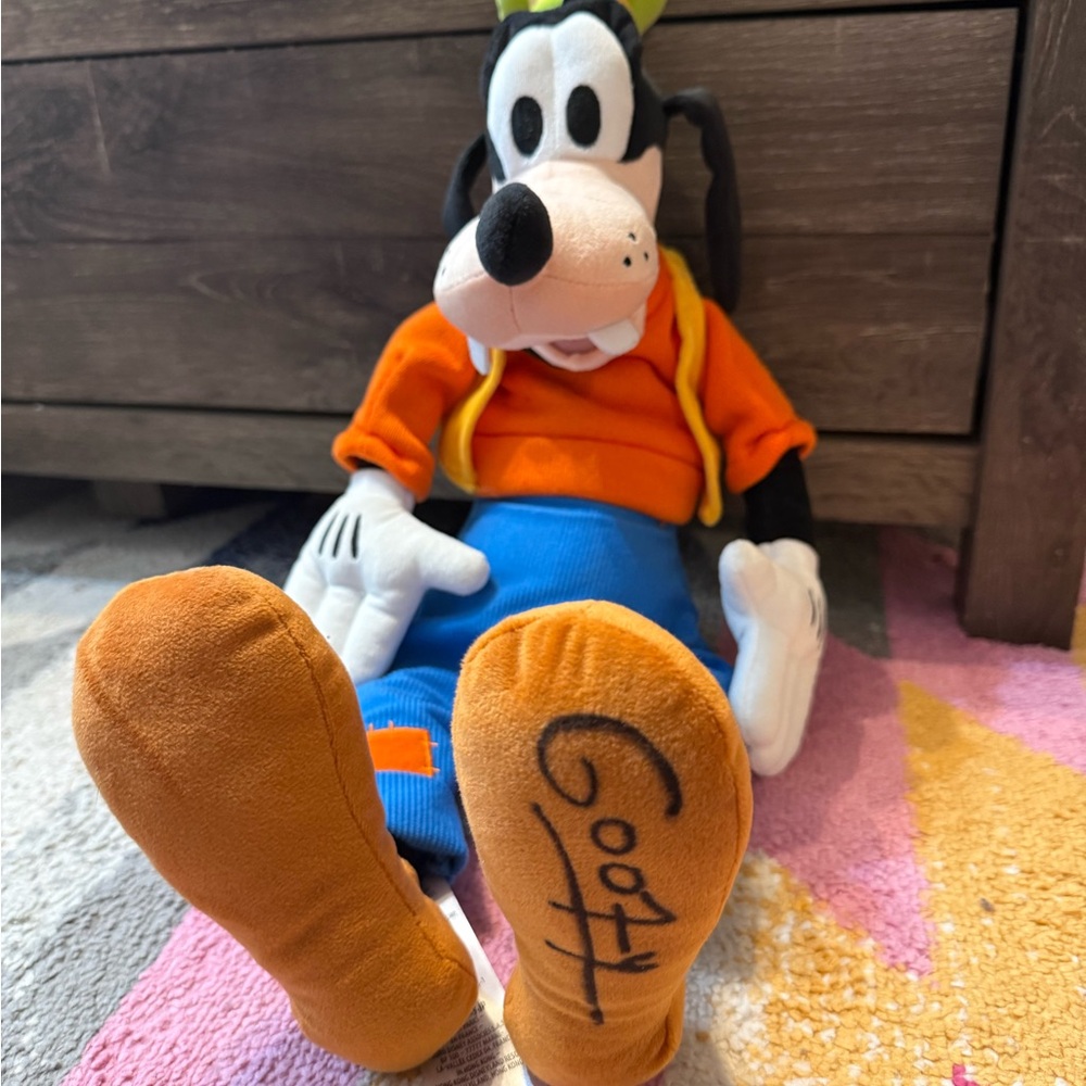 Authentic Disney Store Goofy Plush